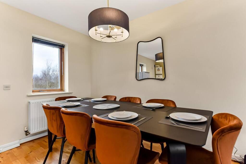 Large Group & Contractor Booking! Duplex W/Parking Milton Keynes Exterior photo