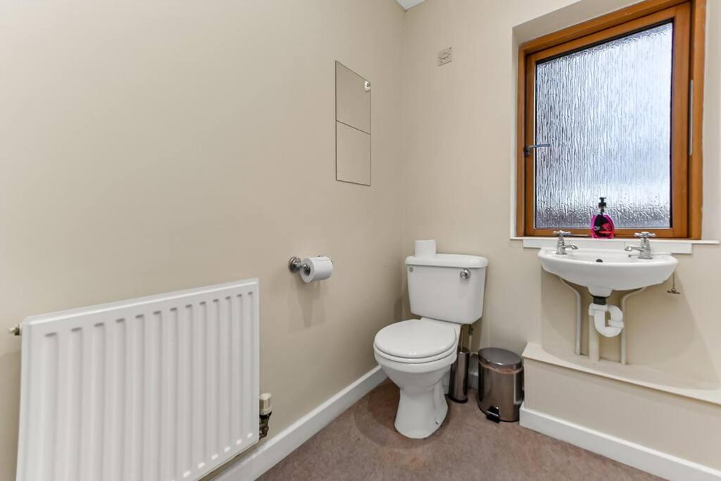 Large Group & Contractor Booking! Duplex W/Parking Milton Keynes Exterior photo